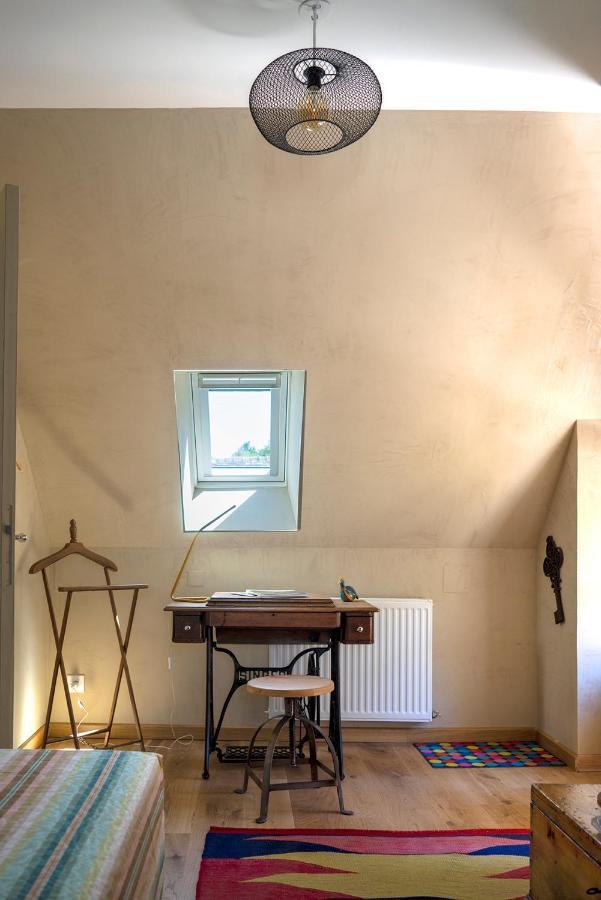 Chambre D'Hotes Chez Artiste Verrier, La Perriere - Perche Exteriör bild